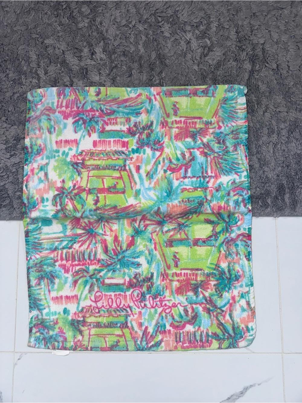 Lilly Pulitzer Golf Towel! - Picture 2 of 2